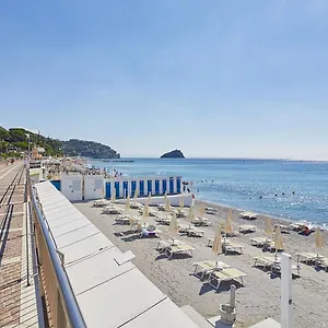 Spotorno Beach , Spotorno Italia