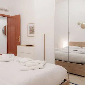  Appartamento Bnbutler - Pellegrino Rossi, 42 - Ampio E Comodo Per 5
